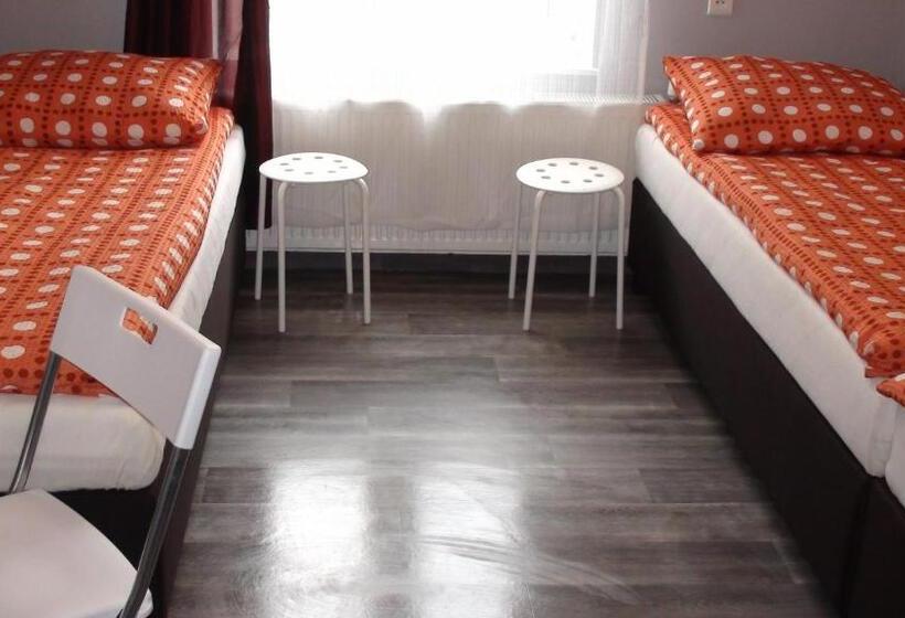 Номер Стандарт Трехместный, Hostel Kamienna Centrum