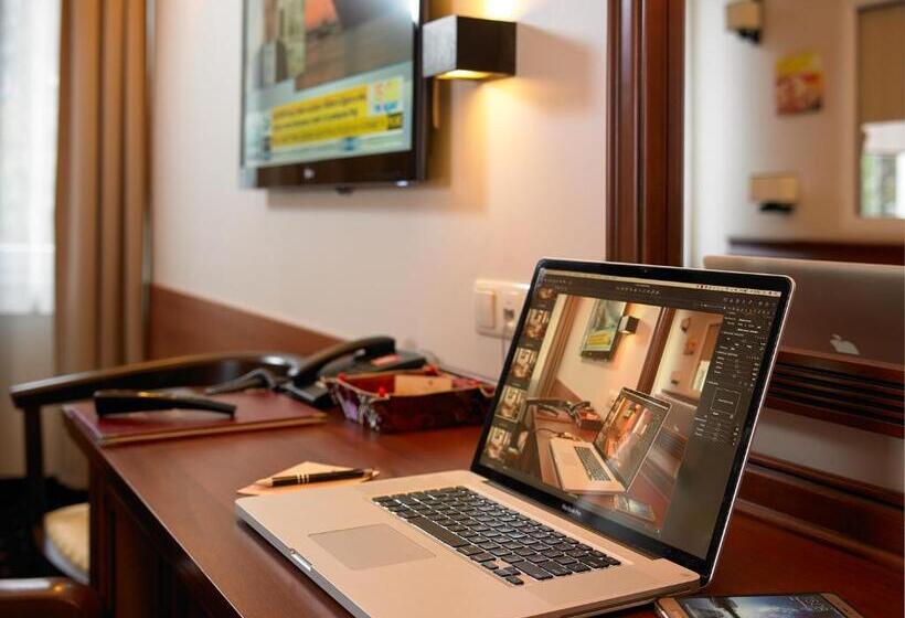 Номер Deluxe, Aura   Hotel & Restaurant & Sauna