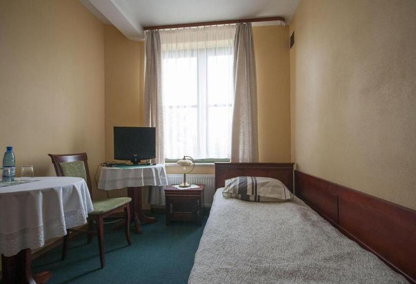 Номер Стандарт, Restauracja Pod Parowozem