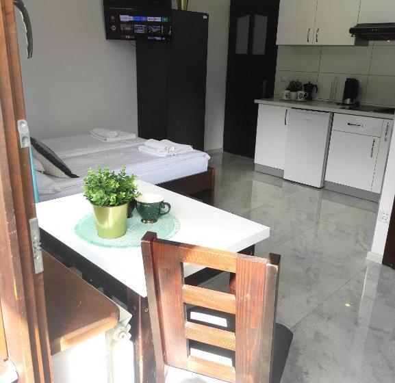 Студио Стандарт с Балконом, Pokoje I Apartamenty U Sabiny   Apartament I Domek Z Jacuzzi Na Wyłączność   Pozostałe Pokoje Bez Ja