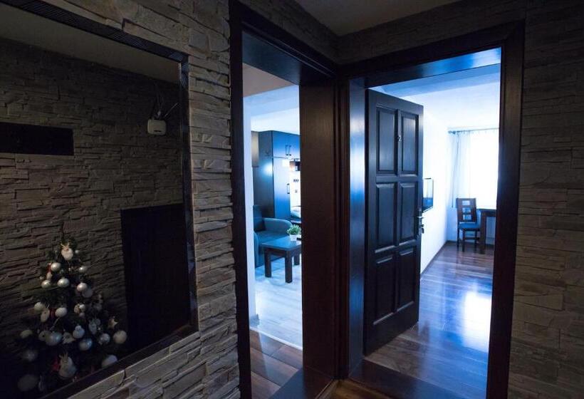 Номер Стандарт Трехместный, Pokoje I Apartamenty U Sabiny   Apartament I Domek Z Jacuzzi Na Wyłączność   Pozostałe Pokoje Bez Ja