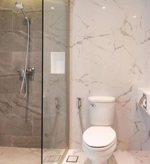 اتاق خانوادگی تودرتو, Pure Eleven Hotel Bangkok