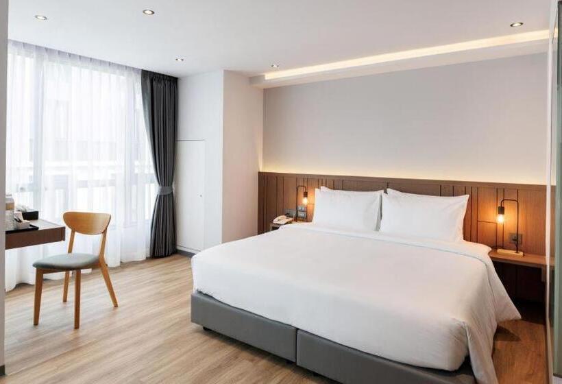 اتاق خانوادگی تودرتو, Pure Eleven Hotel Bangkok