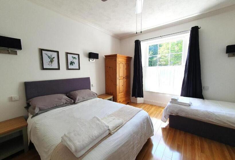 Quarto Triplo Estandar, Midway Guest House