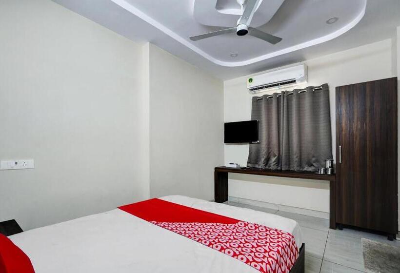 اتاق کلاسیک سه تخته, Oyo Flagship 80698 Vara Residency