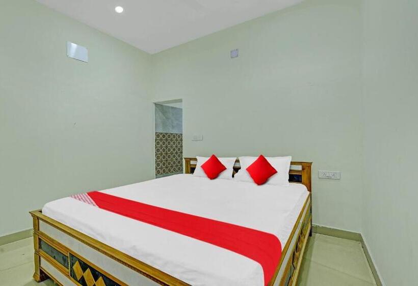اتاق کلاسیک سه تخته, Flagship Hotel Shalimar Guest House