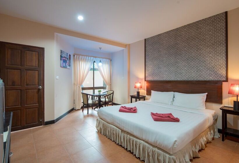 수피리어 스튜디오, Amarin Hotel Patong