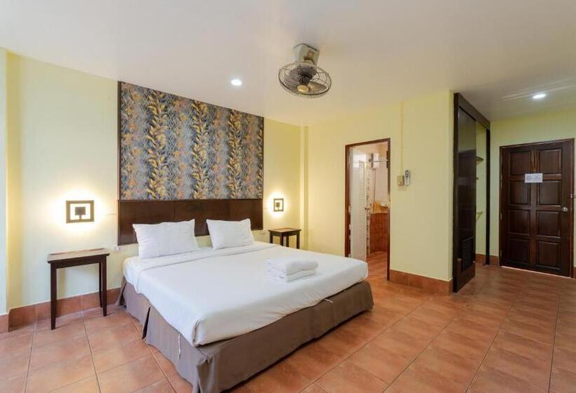 수피리어 트리플 룸, Amarin Hotel Patong
