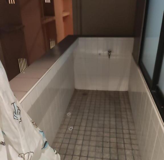 침실 2개 아파트, Amarin Hotel Patong