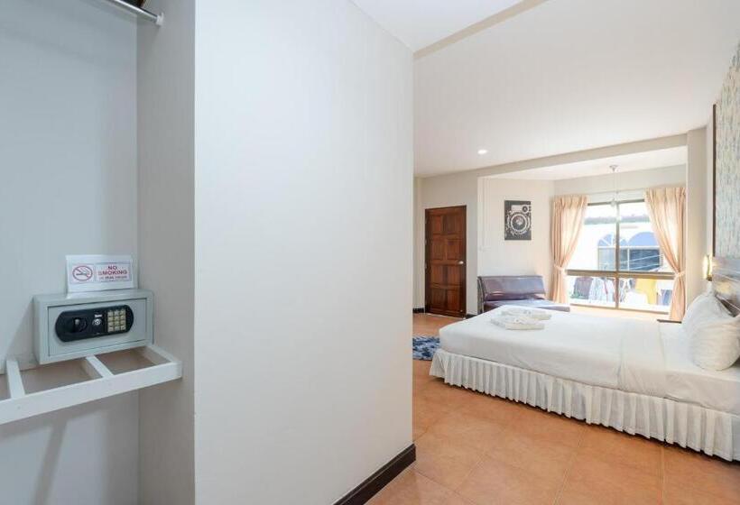 수피리어 스튜디오, Amarin Hotel Patong