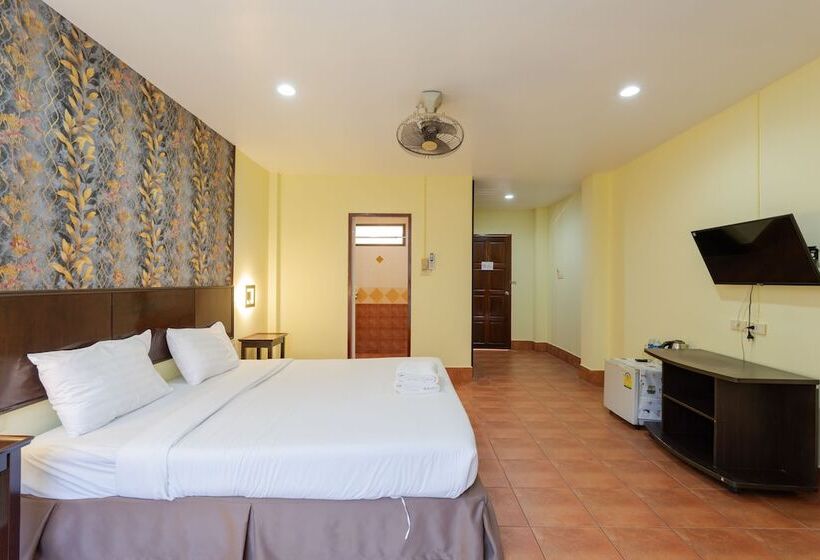 수피리어 트리플 룸, Amarin Hotel Patong