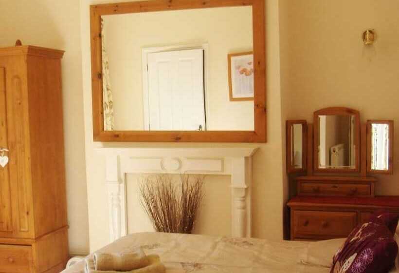 Номер Стандарт, Harlequin Guest House With Parking