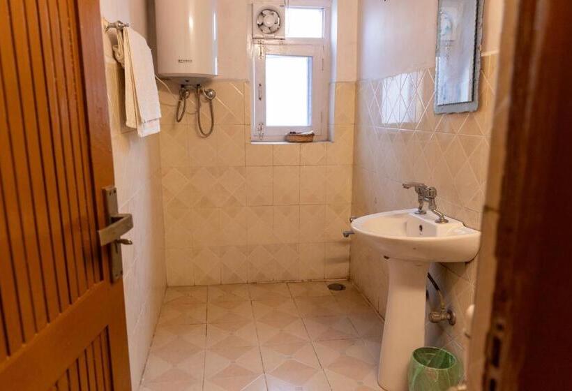اتاق خانوادگی با چشم‌انداز باغ, Bali Guest House
