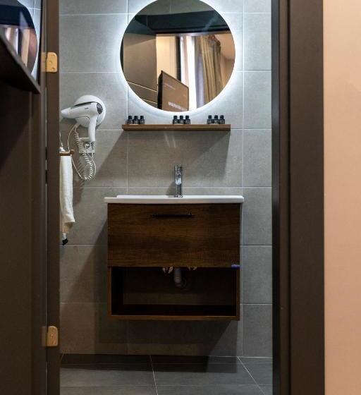اتاق لوکس یک تخته, Brandroom