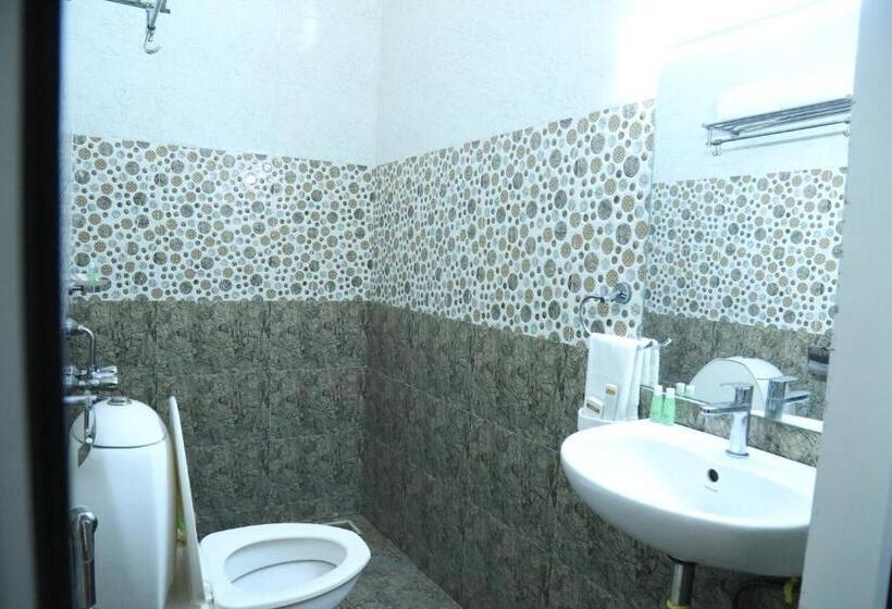 Номер Стандарт с Балконом, Christian Guest House