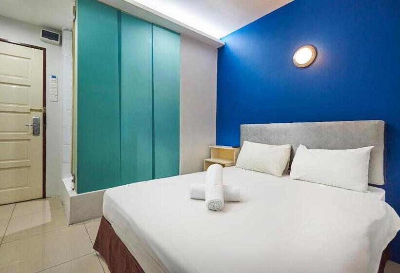 Номер Стандарт, Swing And Pillows At Pj Kd
