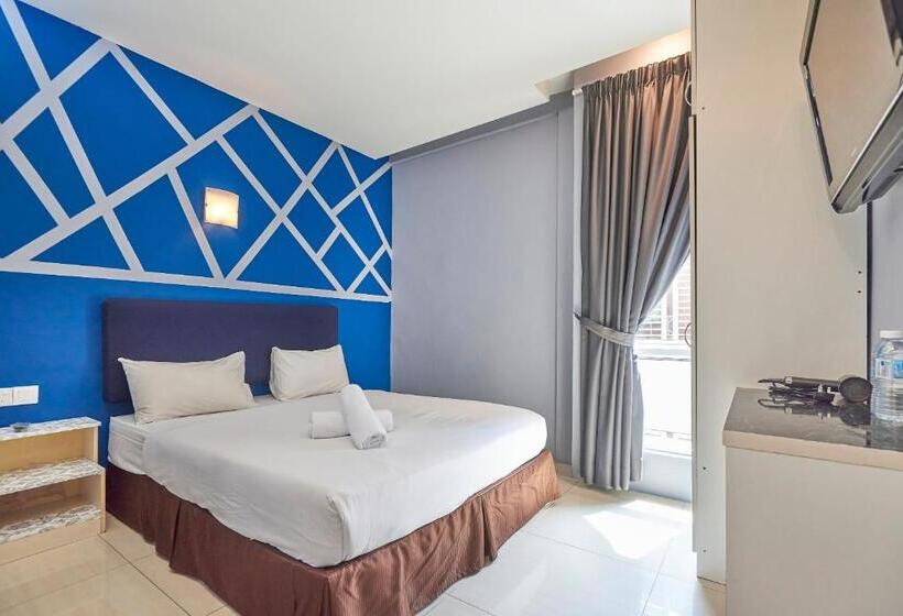 Номер Deluxe, Swing And Pillows At Pj Kd