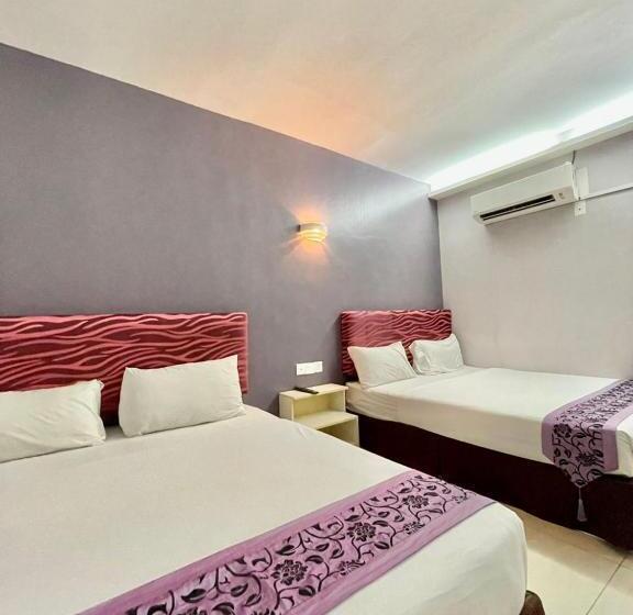 Семейный Номер, Swing And Pillows At Pj Kd