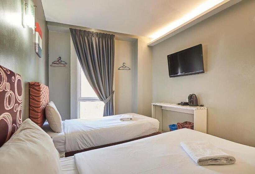 Номер Deluxe, Swing And Pillows At Pj Kd