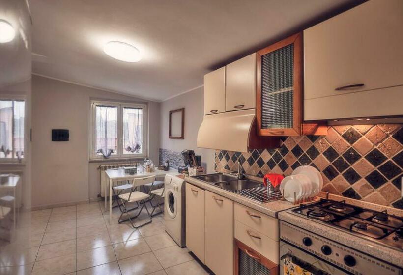 اتاق لوکس, Travelershome Ciampino 170 Station Street