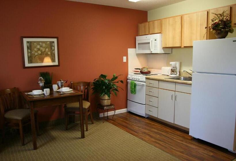 带大床的套房, Affordable Suites Of America Fredericksburg