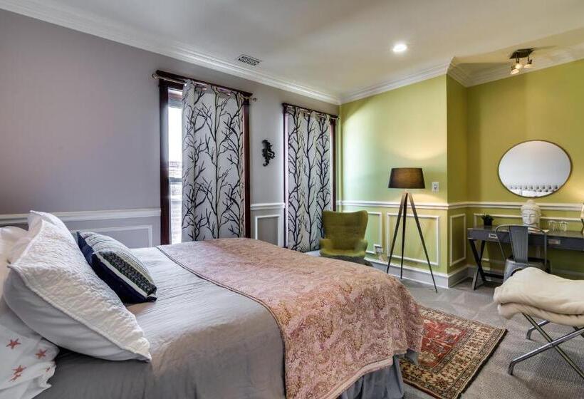 غرفة قياسية, Ruby Room