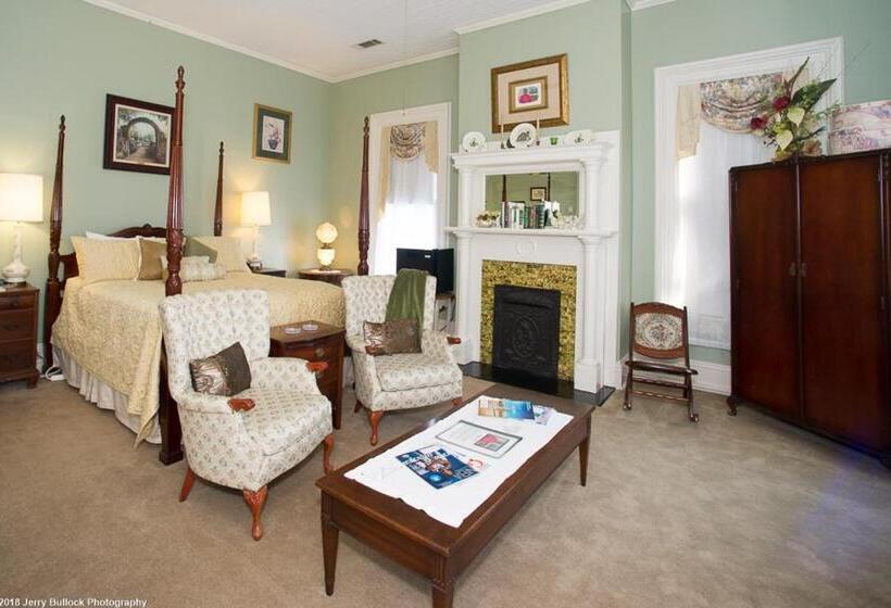 스위트, Page House Bed And Breakfast