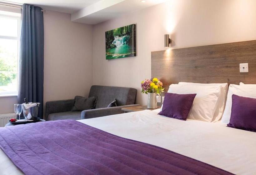 Семейный Номер Superior, The Limes Country Lodge Hotel & Admiral Restaurant