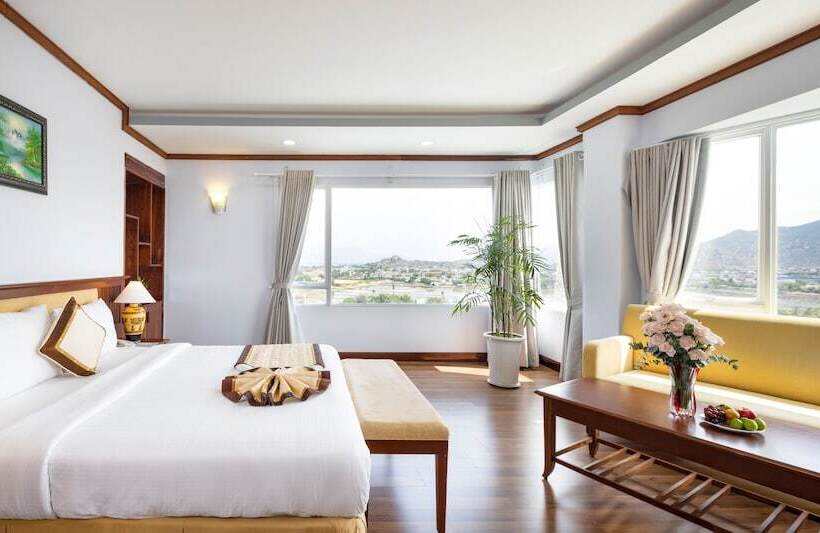 اتاق کلاس بیزنس, Saigon   Ninh Chu Hotel & Resort