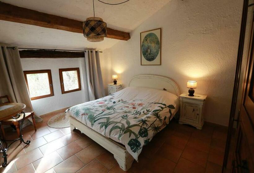Номер Стандарт Вид на Сад, Le Priolat Des Anges Aux Portes Des Gorges Du Verdon