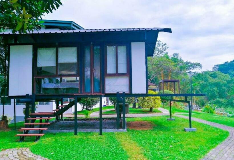 Номер Стандарт Вид на Горы, Kolonne Riverside Garden