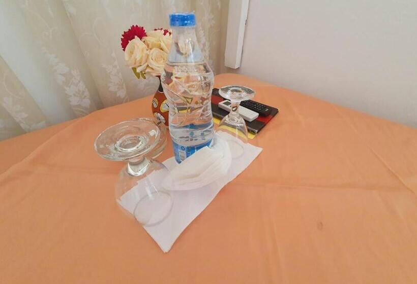 Трехместный Номер Стандарт Вид на Сад, Kolonne Riverside Garden