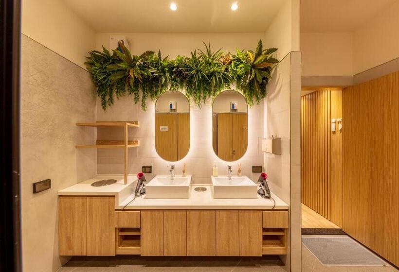اتاق استاندارد سه تخته با سرویس بهداشتی مشترک, Cho Stay Capsule Hotel Taoyuan Airport T2