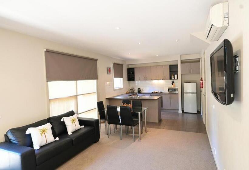 패밀리 스위트, Central Shepparton Apartments