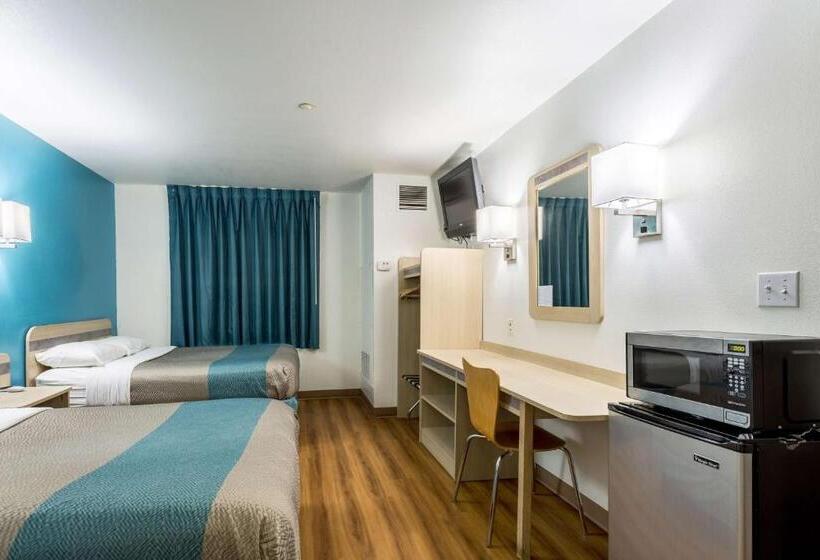 Четырехместный Номер Стандарт, Motel 6 Roswell, Nm