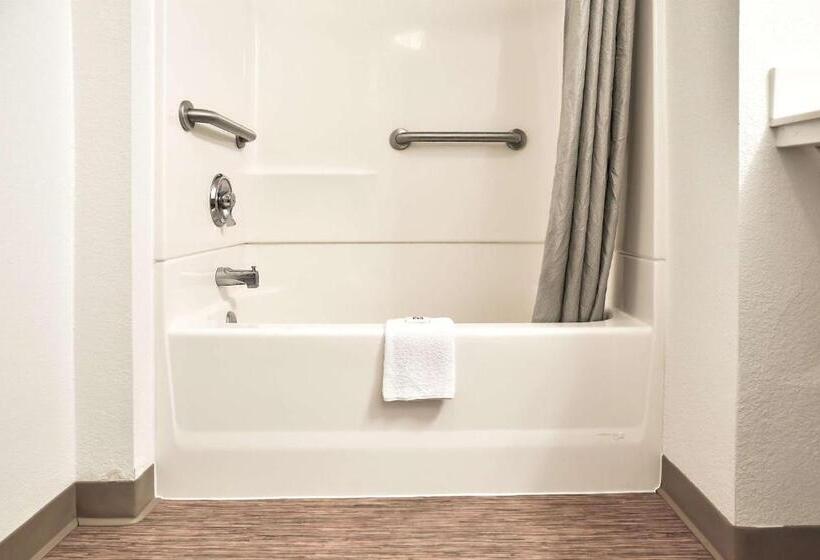 Номер Стандарт Кровать Кинг Адаптированный для Инвалидов, Motel 6 Saint Joseph, Mo