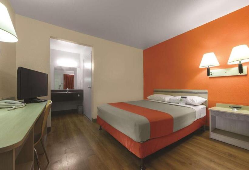 Номер Стандарт Кровать Кинг Адаптированный для Инвалидов, Motel 6 Saint Joseph, Mo