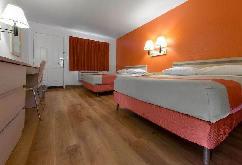 Номер Стандарт Адаптированный для Инвалидов, Motel 6 Saint Joseph, Mo