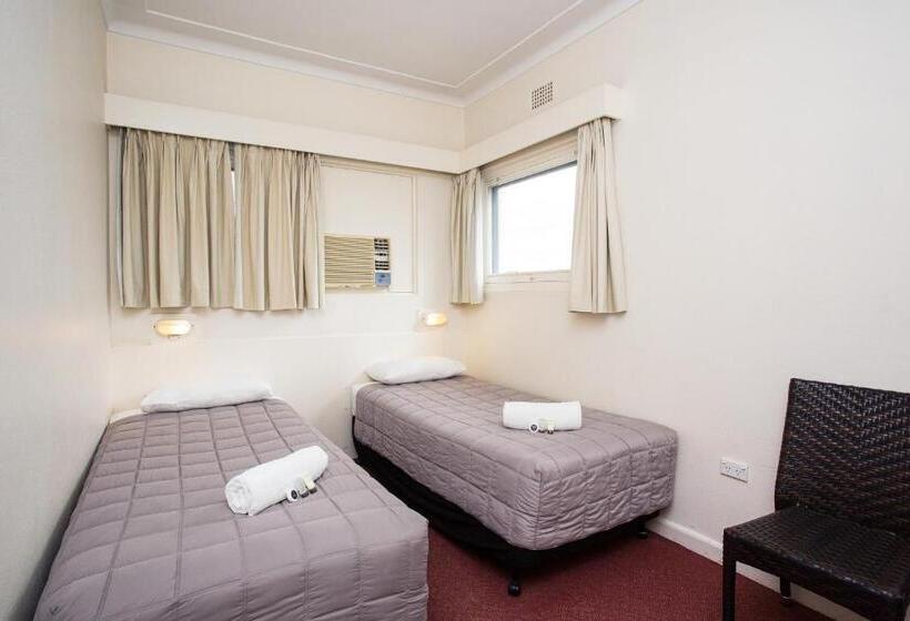 Семейный Номер, Cowra Motor Inn