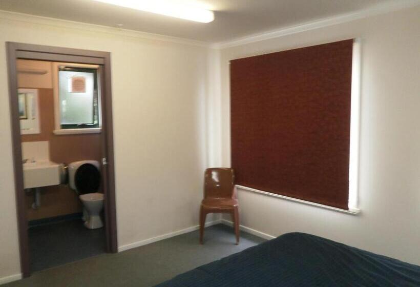 Номер Стандарт, Launceston Backpackers