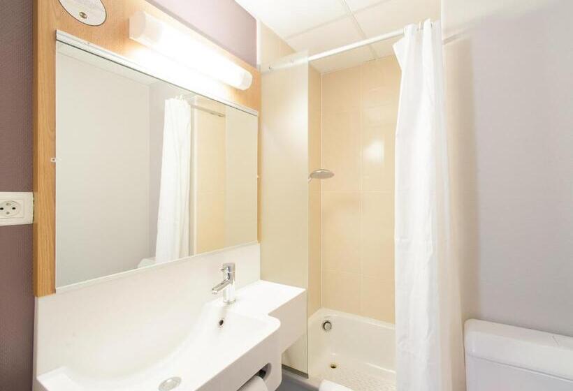 Четырехместный Номер Стандарт, B&b Hotel Cholet Sud