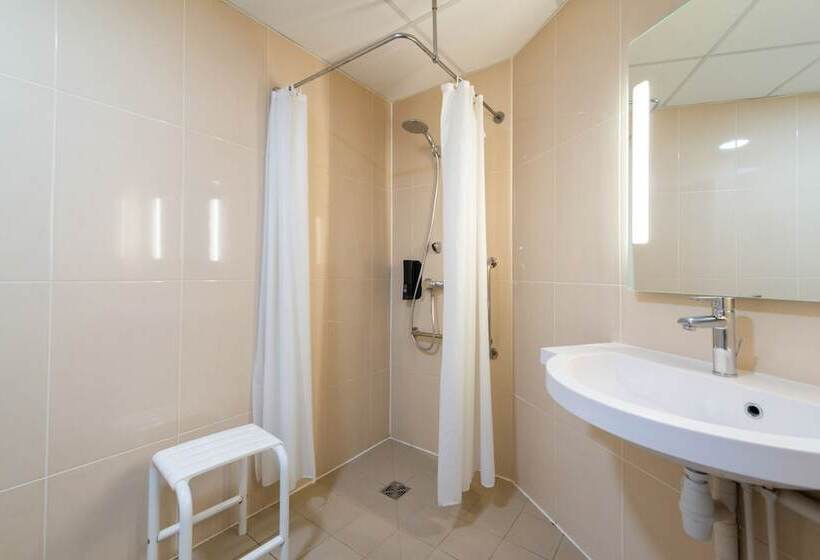 Номер Стандарт Адаптированный для Инвалидов, B&b Hotel Cholet Sud