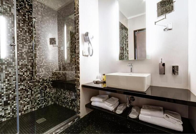 Suite Junior, Dharma Luxury