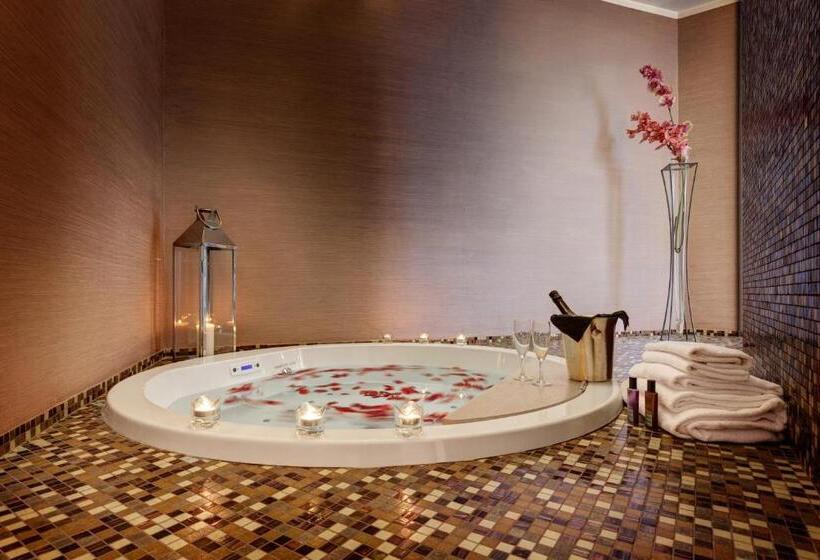 Suite Reale, Dharma Luxury
