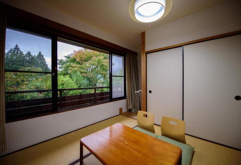Четырехместный Номер Стандарт Вид на Сад, 료칸 여명 旅館 黎明 Ryokan Reimei