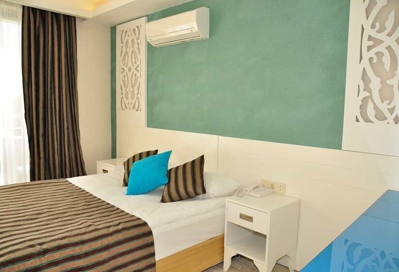 Standard Triple Room Sea View, Aura Boutique
