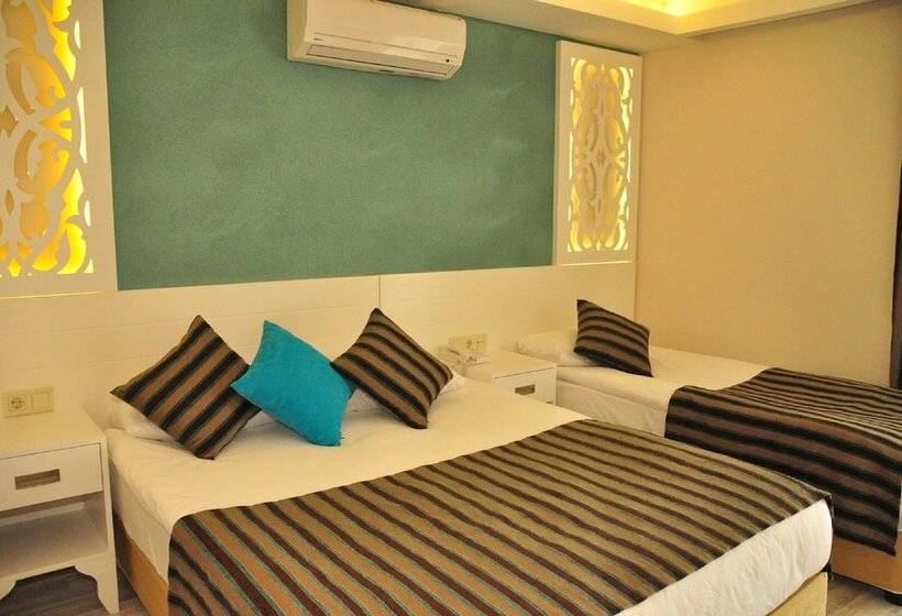 Triple Room Sea View, Aura Boutique