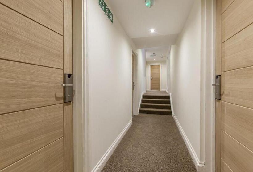 חדר סטנדרט לארבעה, Hotel Shepherds Bush London