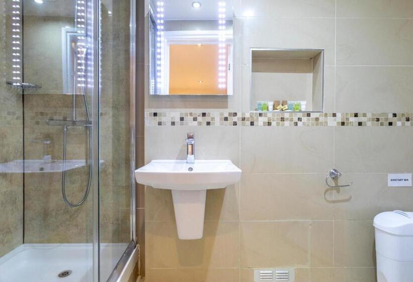 חדר סטנדרט לארבעה, Hotel Shepherds Bush London