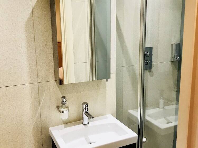 Family Suite, The Melville Hotel By Rokxy  Kings Cross